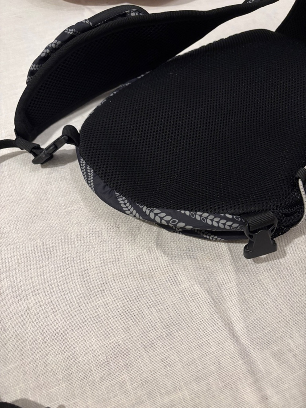 Eddie Bauer Black and Gray Patterned Sling Backpack - Picture 8 of 11